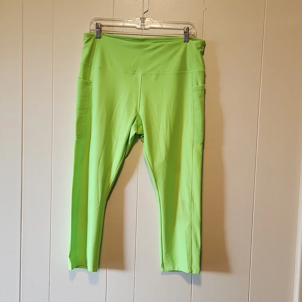 Neon Green Capri Workout Leggings - Picture 5 of 6